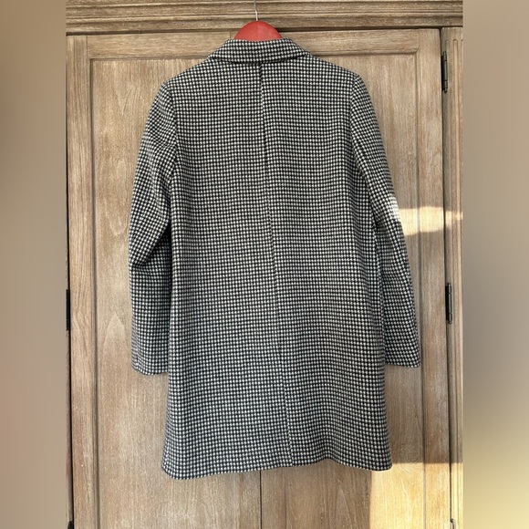 Zara basic size S blazer - Picture 3 of 9